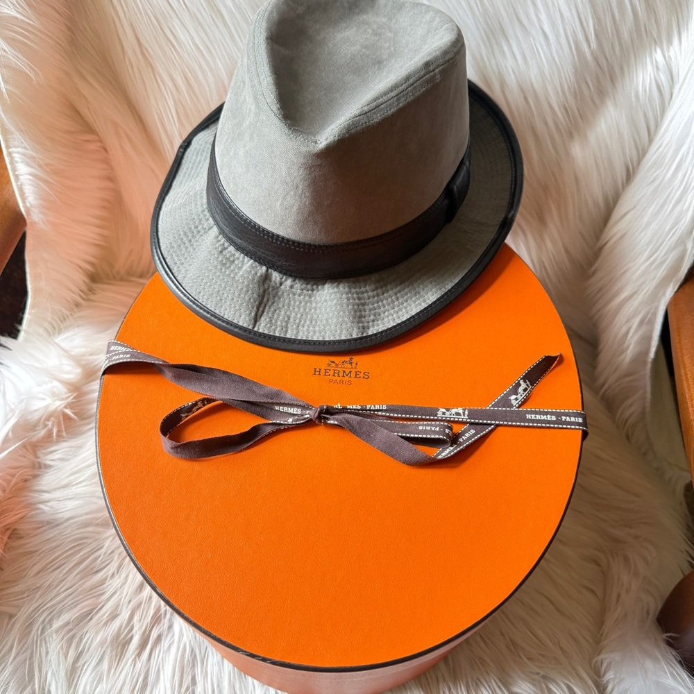 Hermès Gray Fedora Hat with Black Band with box